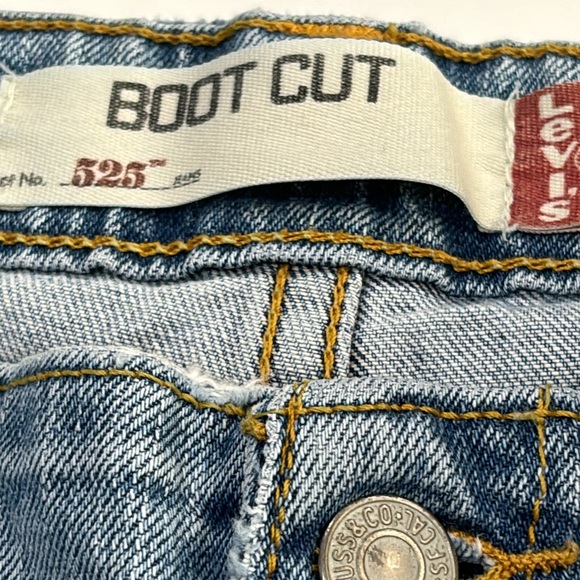 Levi’s 525 Boot Cut Light Washed Denim Jeans - Picture 4 of 6